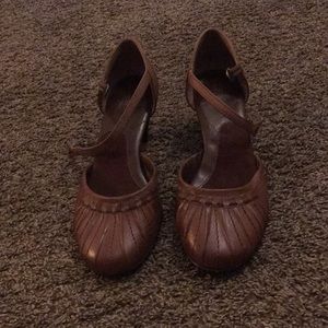 Women’s BrownStrictly Comfort Heels Size 9M